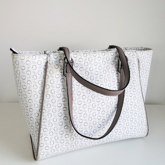 GUESS Logo Print Tote Bag - Picture 2 of 9